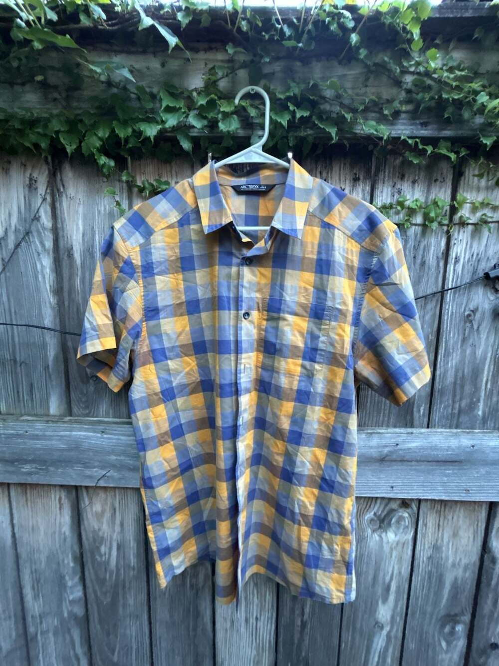 Arc'teryx Men's Blue Yellow Plaid Check Short Sleeve Button Up Shirt Size Large